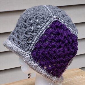 Gray band granny square hat